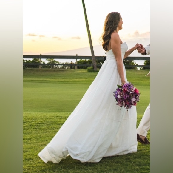 BHLDN Whispers & Echos Bellevue Linen Gown - Picture 7 of 7